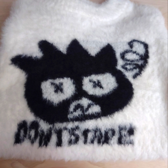 Badtz Maru Sanrio Limited Edition Don't Stare Fuzzy Super Soft White Sweater - Picture 1 of 5